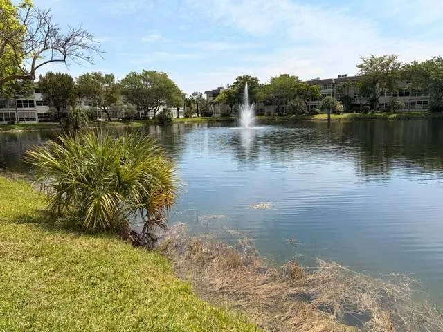 5103 NW 35th Street #401 Lauderdale Lakes, FL 33319