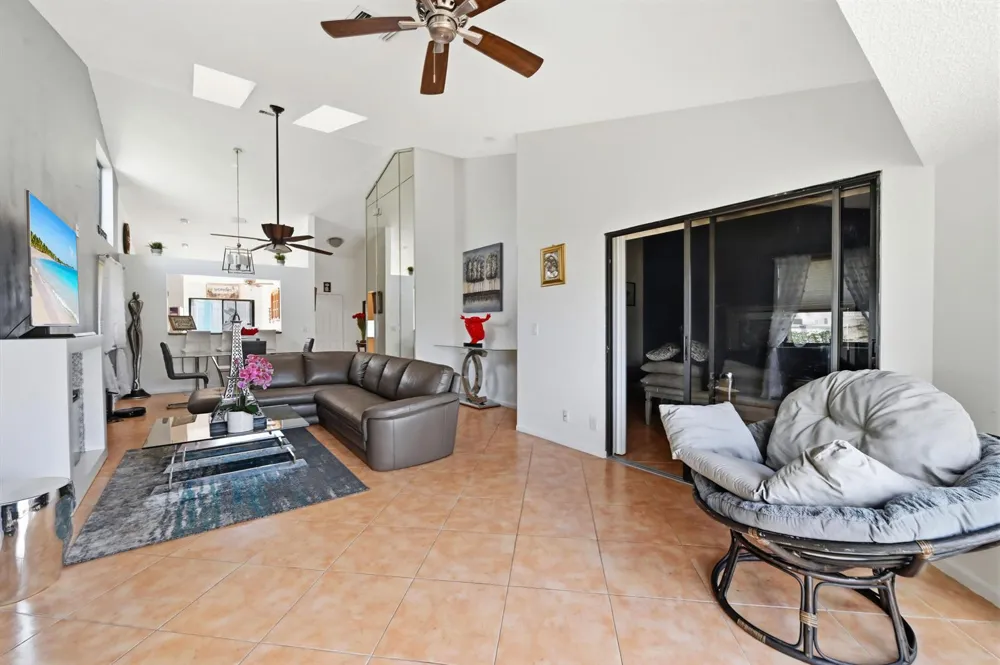 1012 Landings Boulevard 