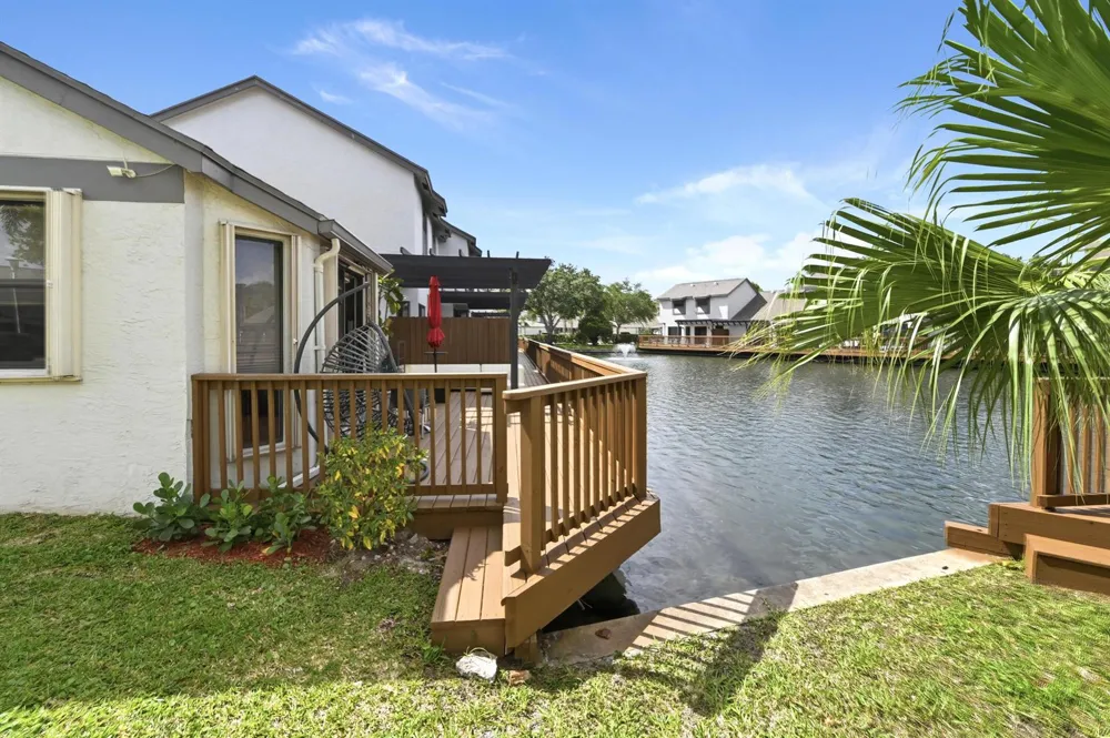 1012 Landings Boulevard 