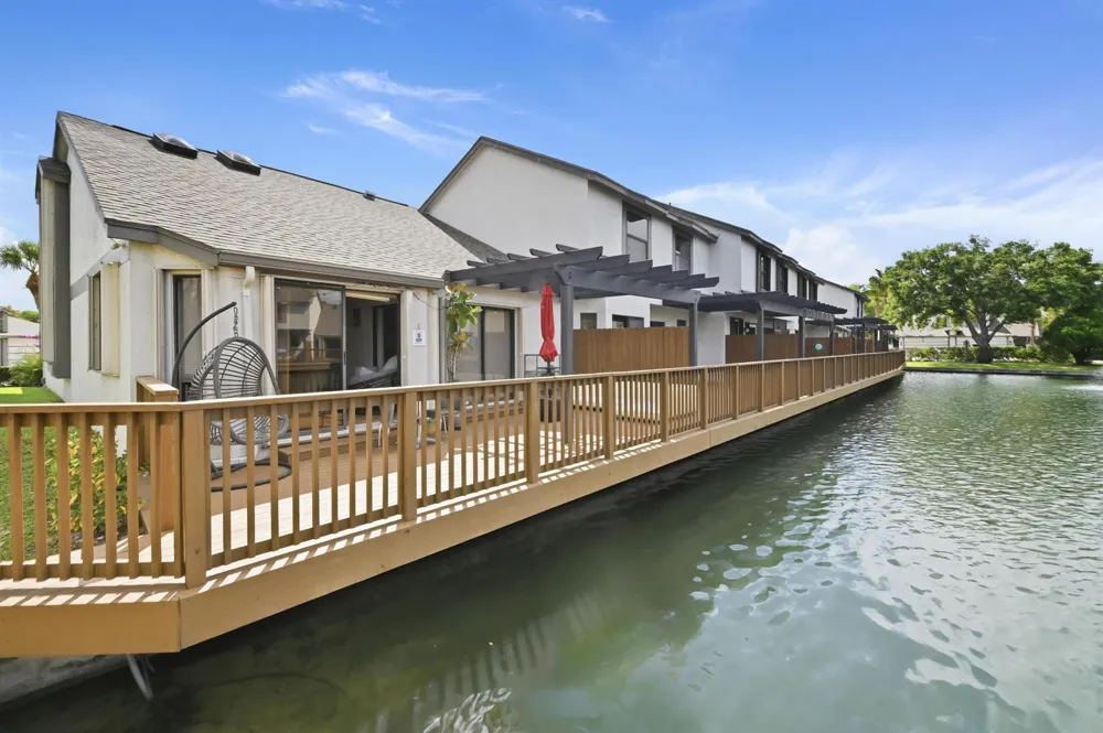 1012 Landings Boulevard 