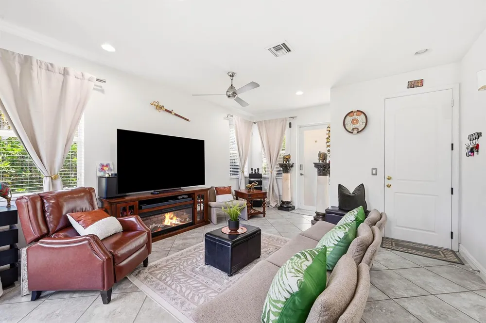6993 Pines Circle Coconut Creek, FL 33073