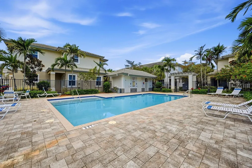 6993 Pines Circle Coconut Creek, FL 33073