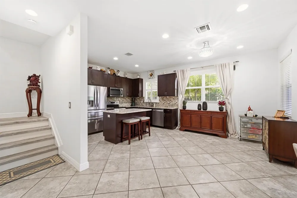 6993 Pines Circle Coconut Creek, FL 33073