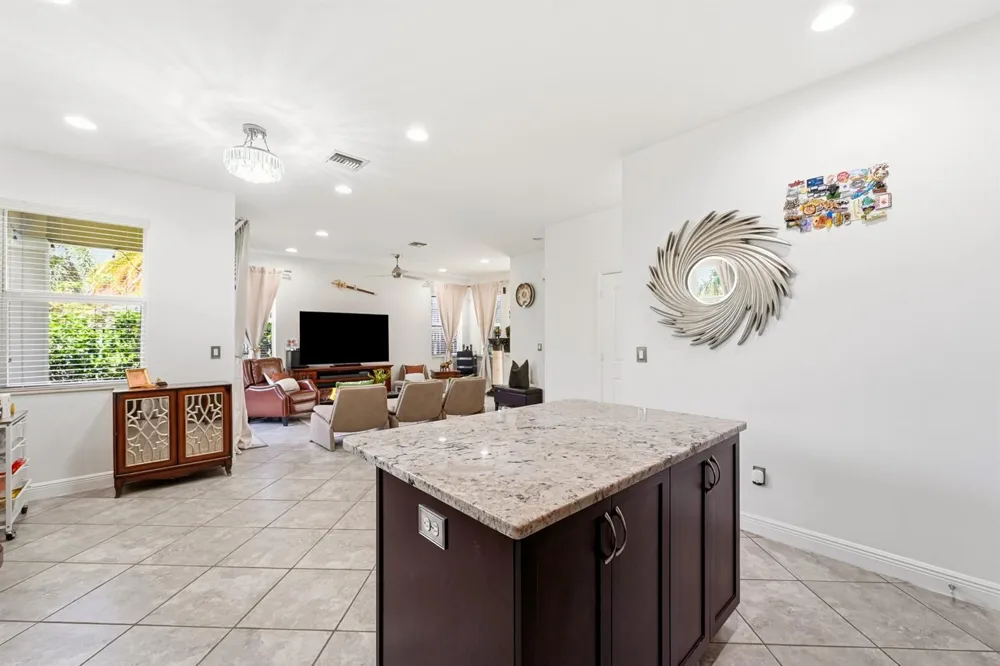 6993 Pines Circle Coconut Creek, FL 33073