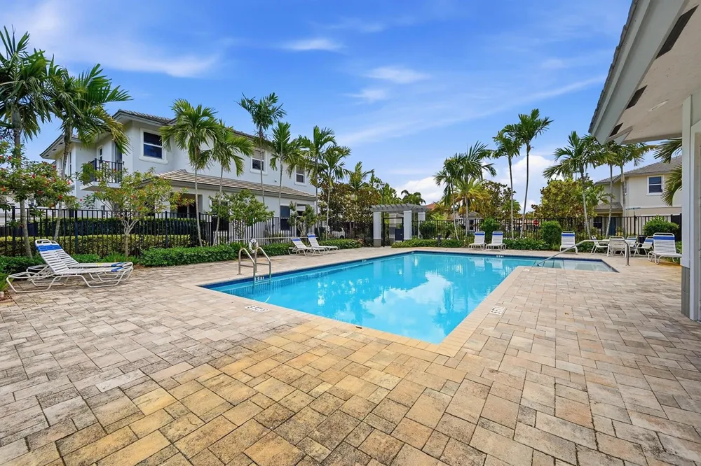 6993 Pines Circle Coconut Creek, FL 33073