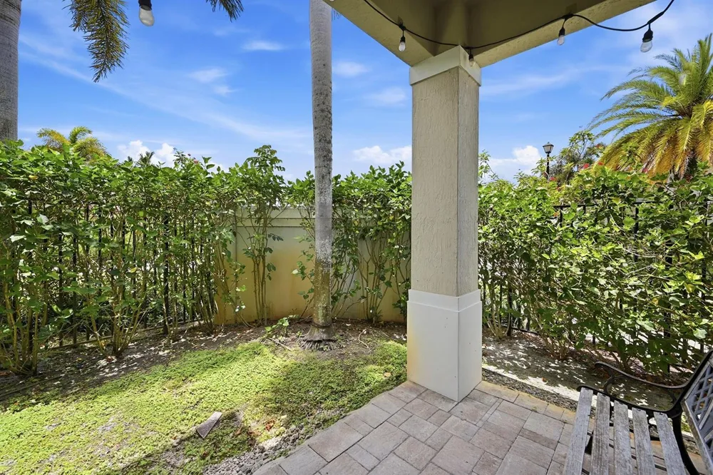 6993 Pines Circle Coconut Creek, FL 33073