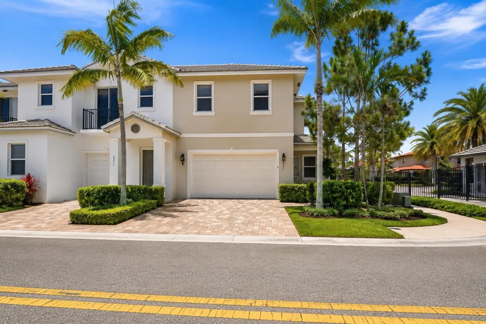 6993 Pines Circle Coconut Creek, FL 33073