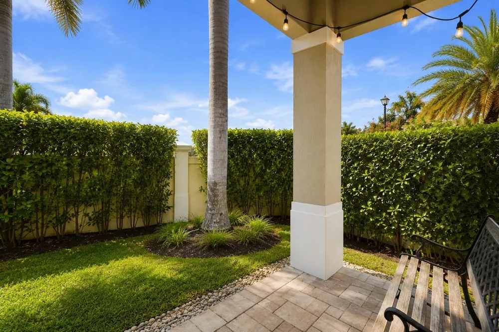 6993 Pines Circle Coconut Creek, FL 33073