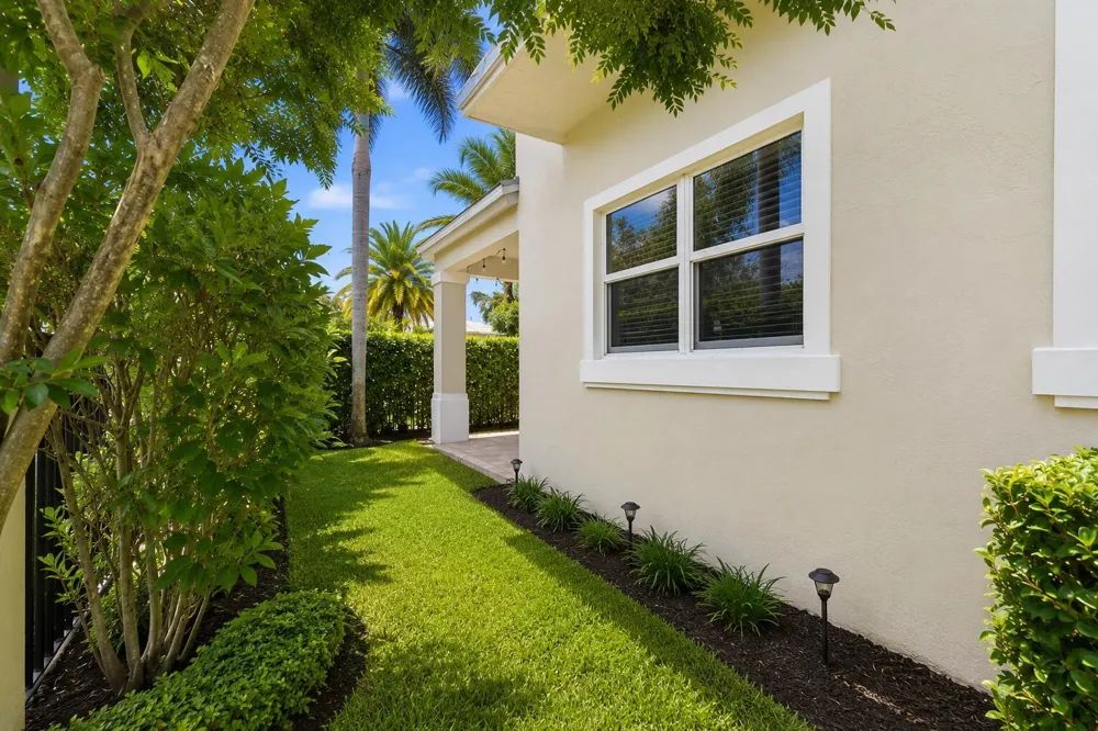 6993 Pines Circle Coconut Creek, FL 33073