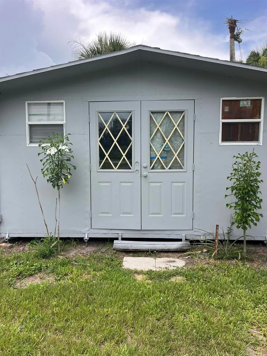 8956 SE 65th Way SE Okeechobee, FL 34974