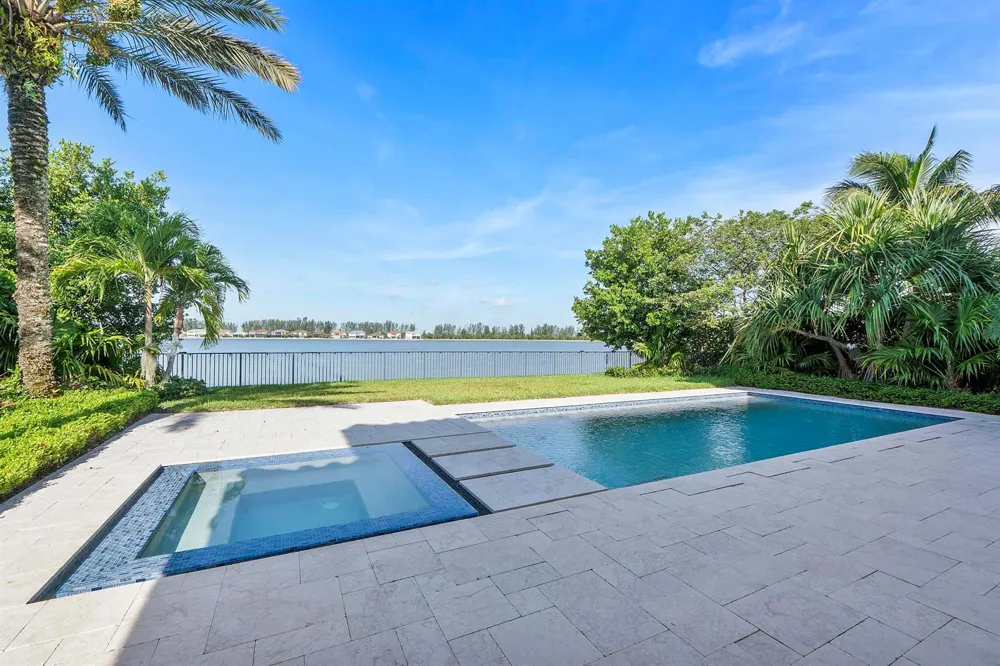 8685 Parkland Bay Drive Parkland, FL 33076