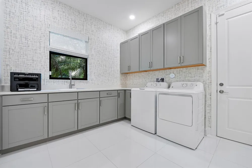 8685 Parkland Bay Drive Parkland, FL 33076