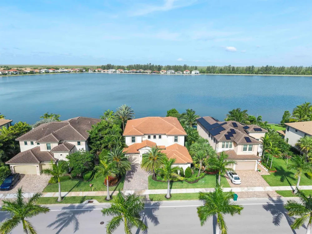 8685 Parkland Bay Drive Parkland, FL 33076