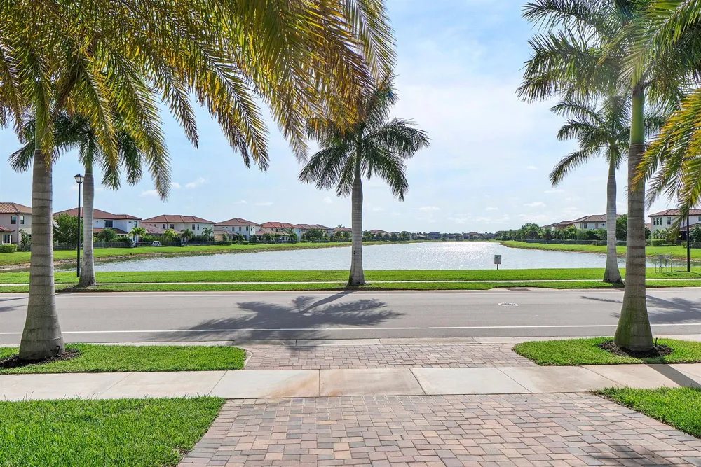 8685 Parkland Bay Drive Parkland, FL 33076