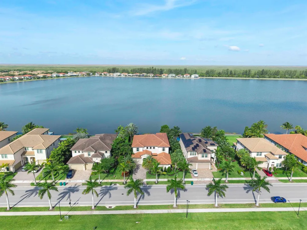 8685 Parkland Bay Drive Parkland, FL 33076