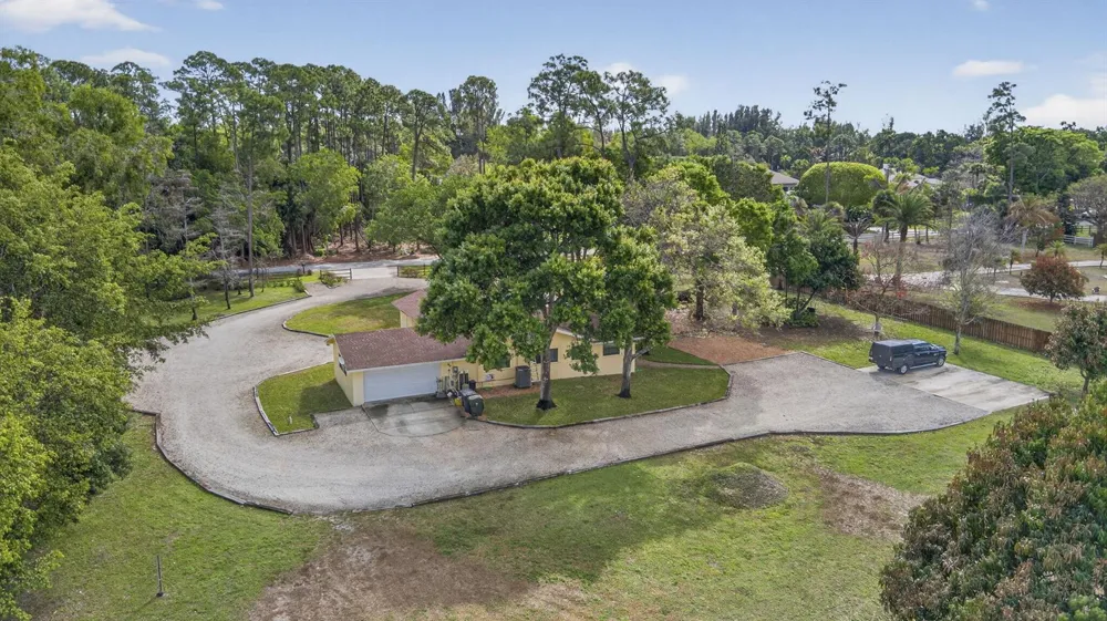 749 W Rambling Drive Wellington, FL 33414