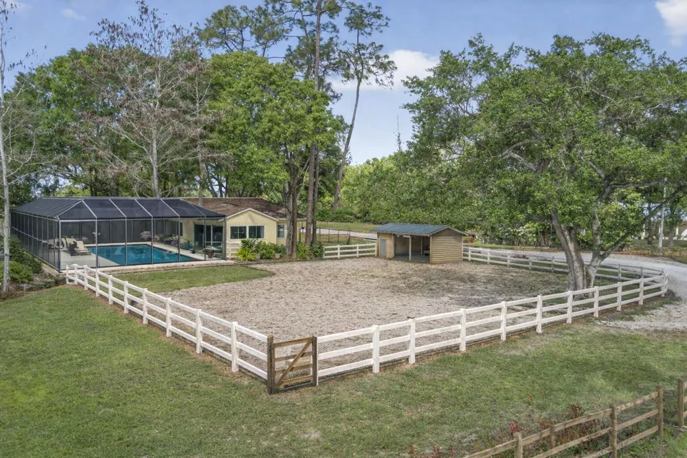 749 W Rambling Drive Wellington, FL 33414