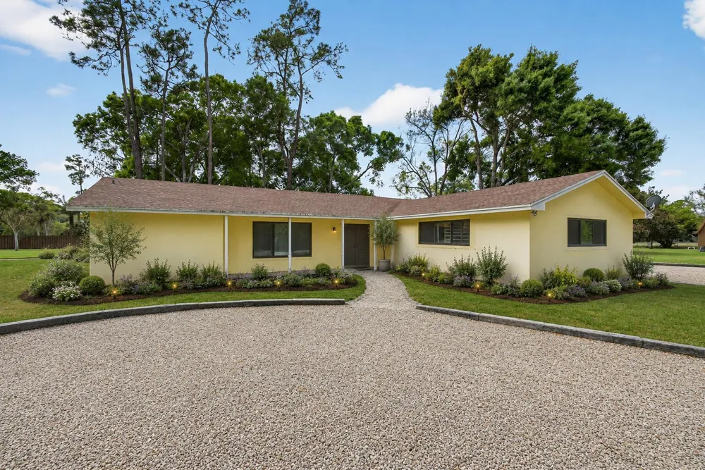 749 W Rambling Drive Wellington, FL 33414