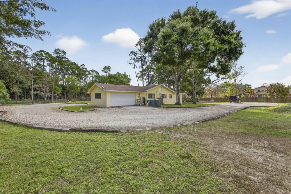 749 W Rambling Drive Wellington, FL 33414
