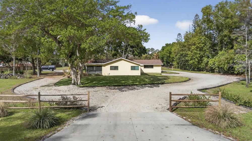 749 W Rambling Drive Wellington, FL 33414