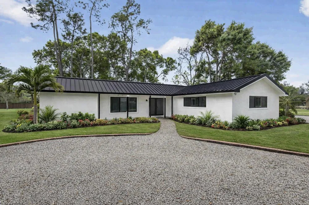 749 W Rambling Drive Wellington, FL 33414