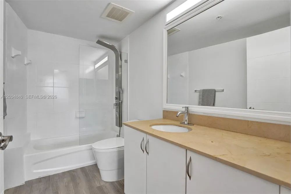 1750 Bayshore Dr #3802 Miami, FL 33132