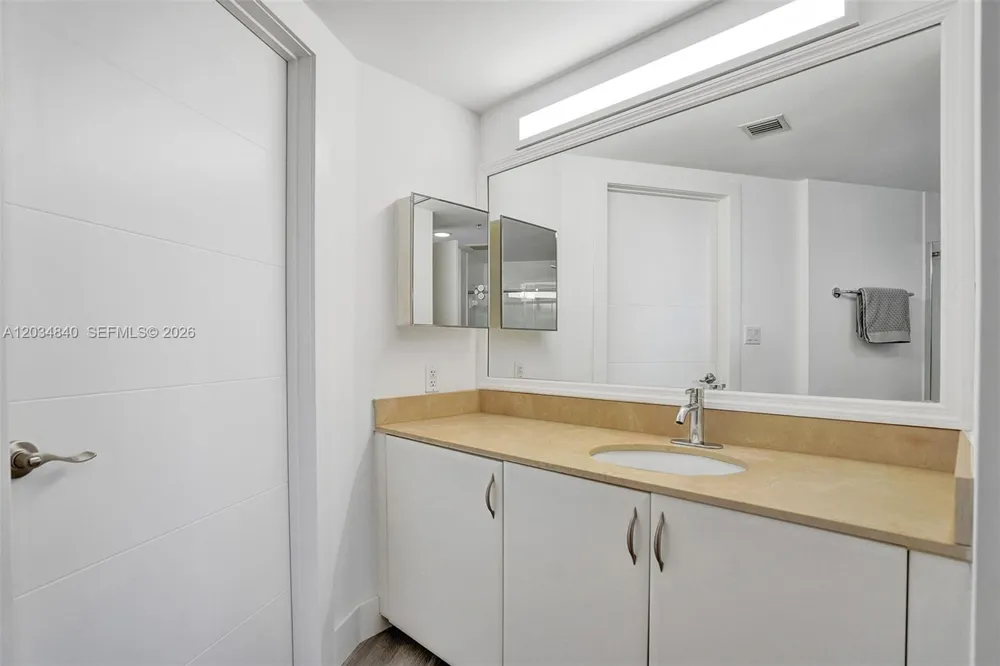 1750 Bayshore Dr #3802 Miami, FL 33132
