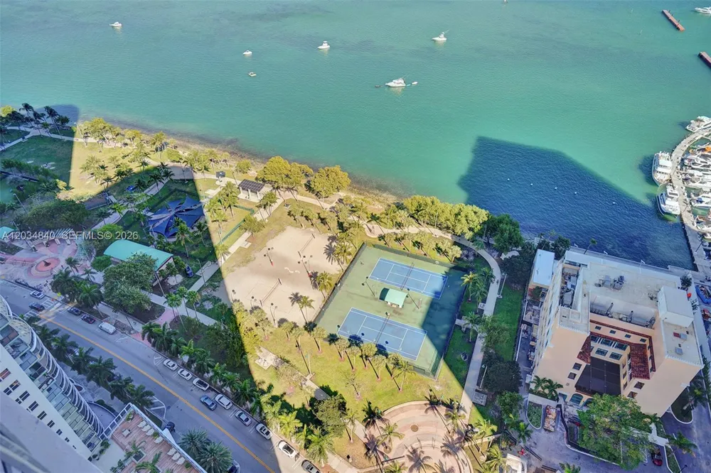 1750 Bayshore Dr #3802 Miami, FL 33132
