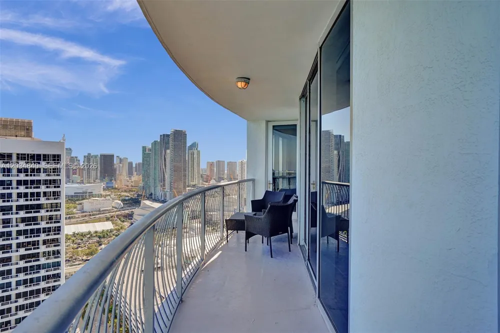 1750 Bayshore Dr #3802 Miami, FL 33132