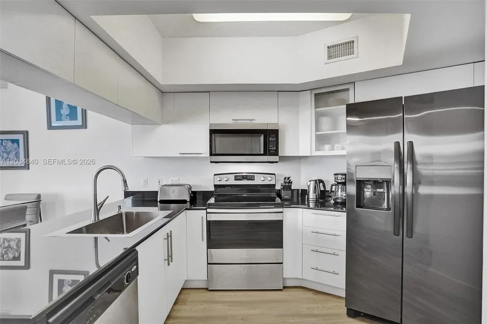 1750 Bayshore Dr #3802 Miami, FL 33132