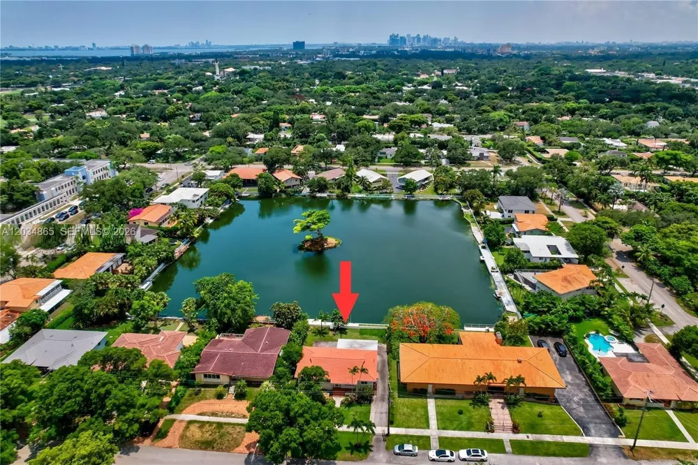 424 NE 105th St Miami Shores, FL 33138