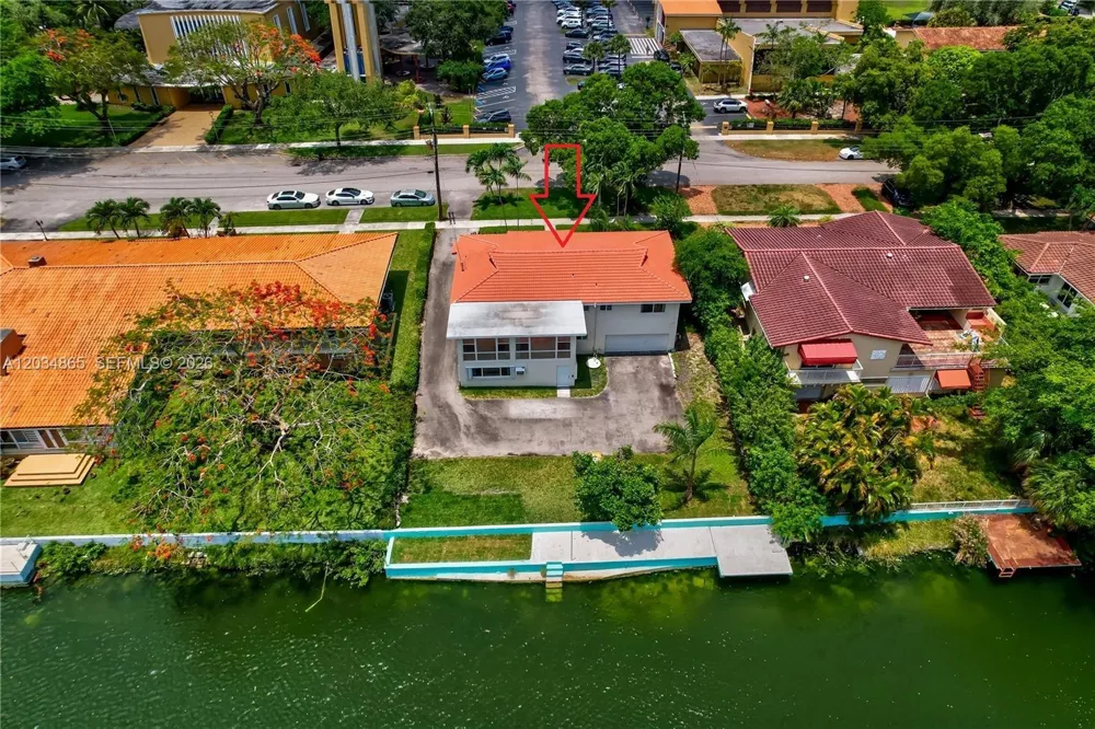 424 NE 105th St Miami Shores, FL 33138
