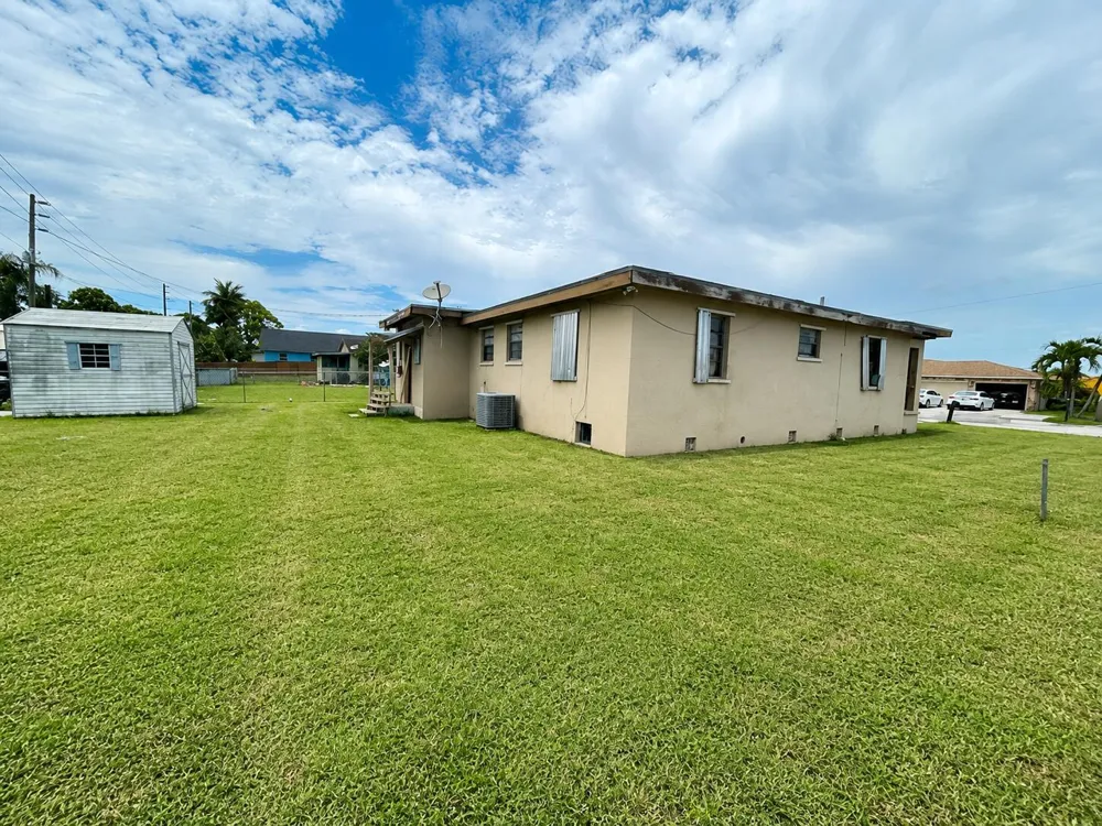 190 SW 6th Avenue South Bay, FL 33493