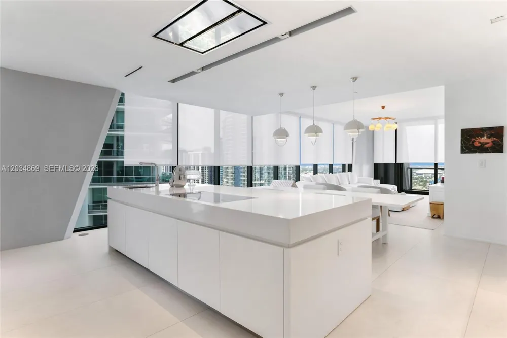 1000 Biscayne Blvd #3701 Miami, FL 33132