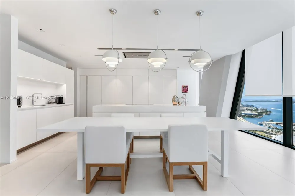1000 Biscayne Blvd #3701 Miami, FL 33132