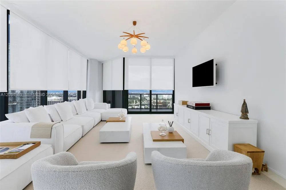 1000 Biscayne Blvd #3701 Miami, FL 33132