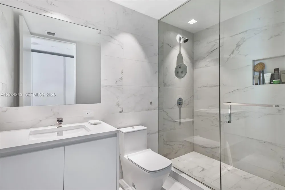 1000 Biscayne Blvd #3701 Miami, FL 33132