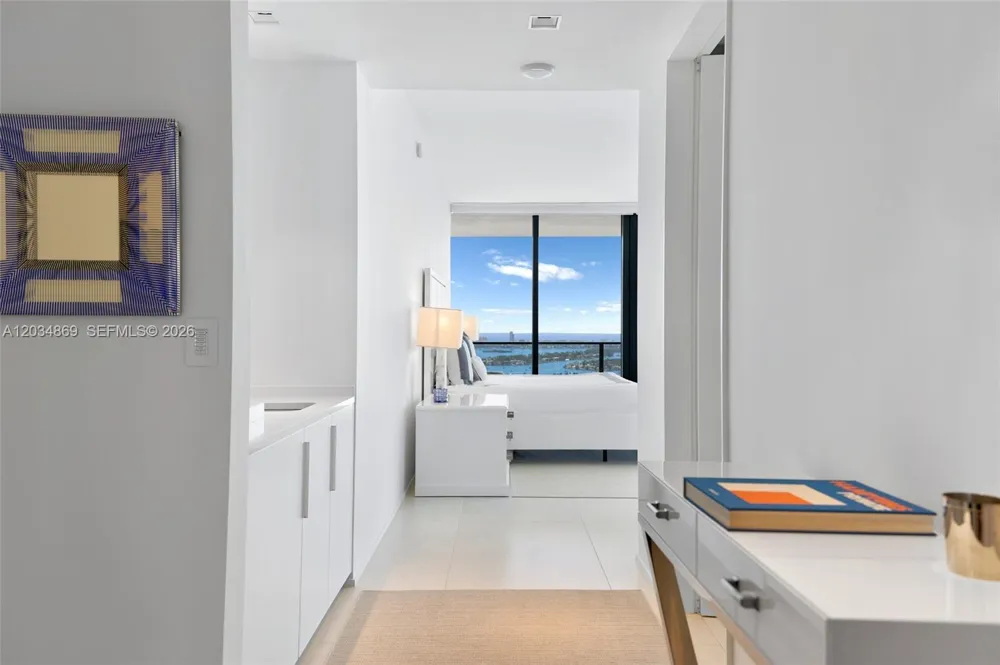 1000 Biscayne Blvd #3701 Miami, FL 33132