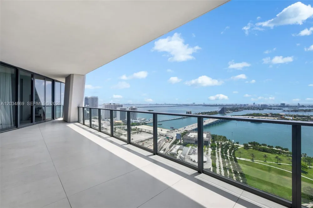 1000 Biscayne Blvd #3701 Miami, FL 33132