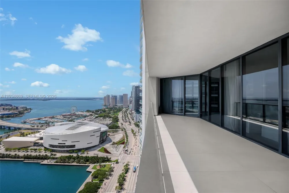 1000 Biscayne Blvd #3701 Miami, FL 33132