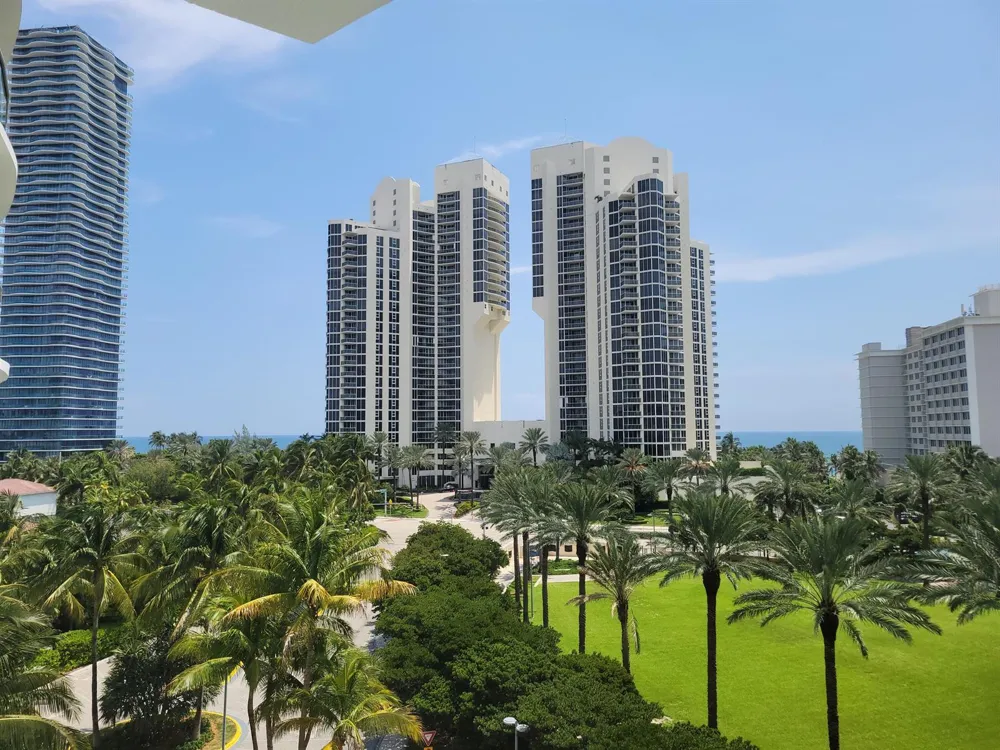 19370 Collins Avenue #623 Sunny Isles Beach, FL 33160