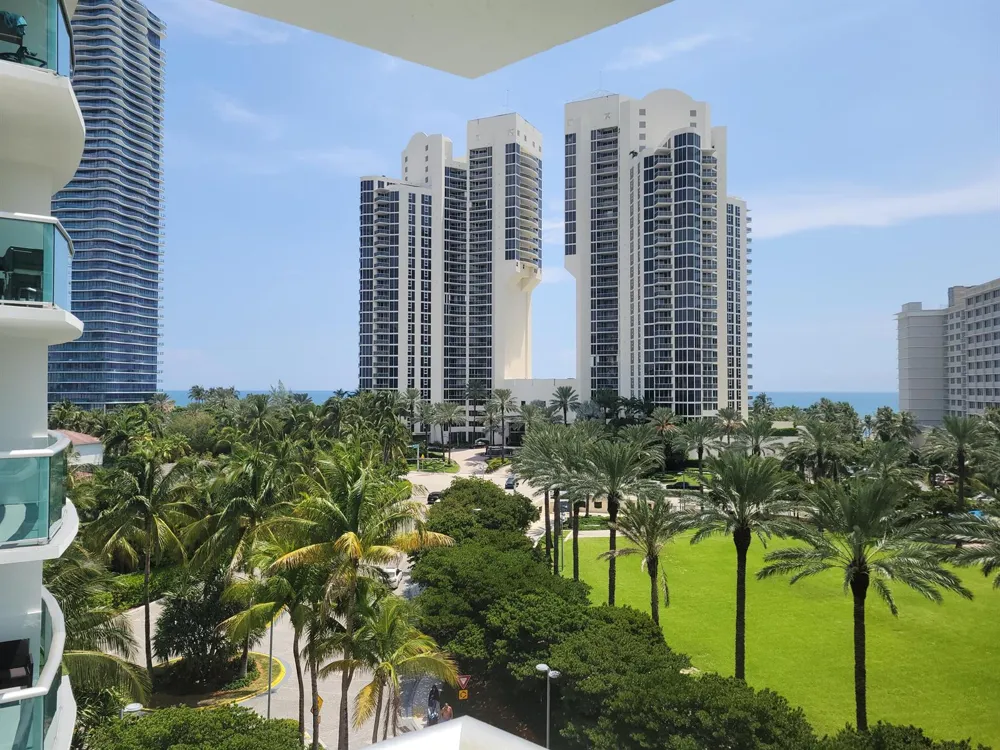 19370 Collins Avenue #623 Sunny Isles Beach, FL 33160