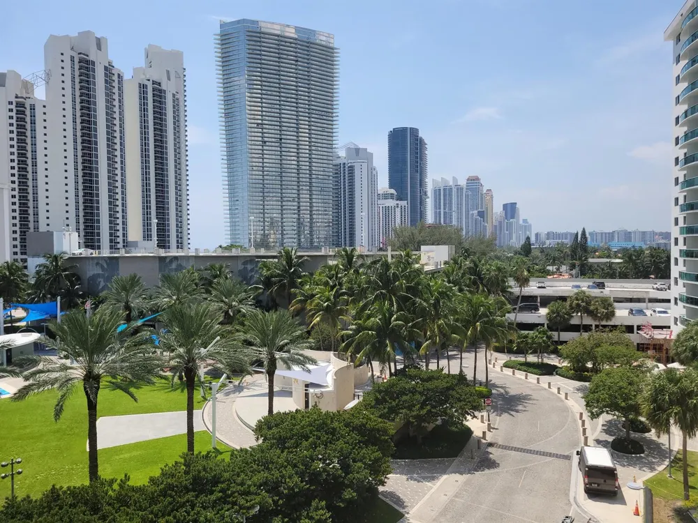 19370 Collins Avenue #623 Sunny Isles Beach, FL 33160