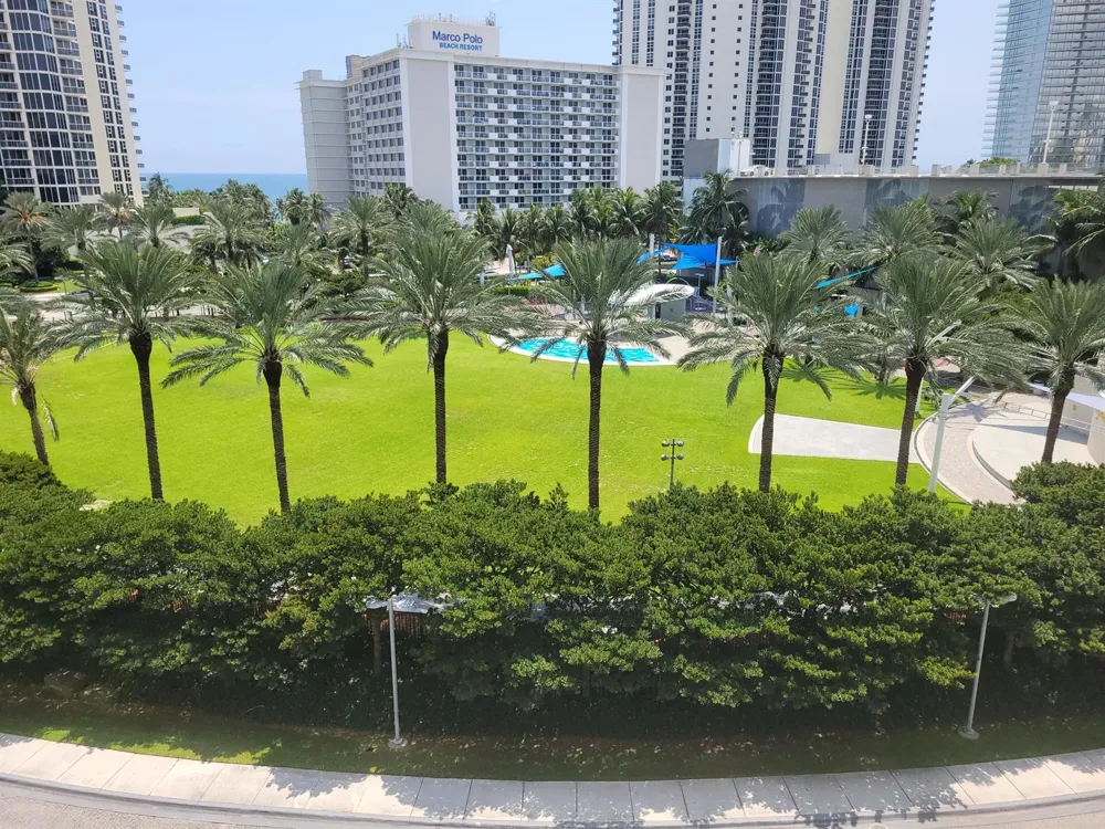 19370 Collins Avenue #623 Sunny Isles Beach, FL 33160