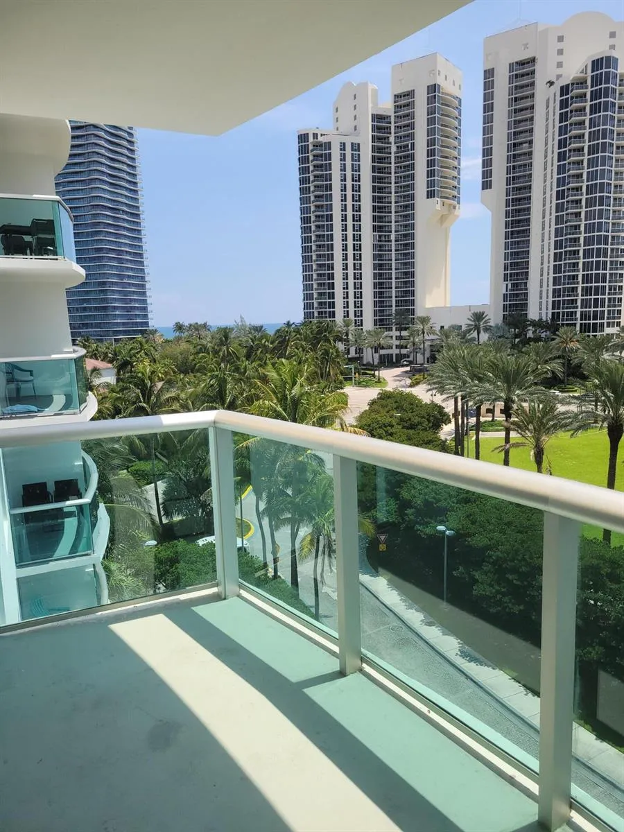 19370 Collins Avenue #623 Sunny Isles Beach, FL 33160