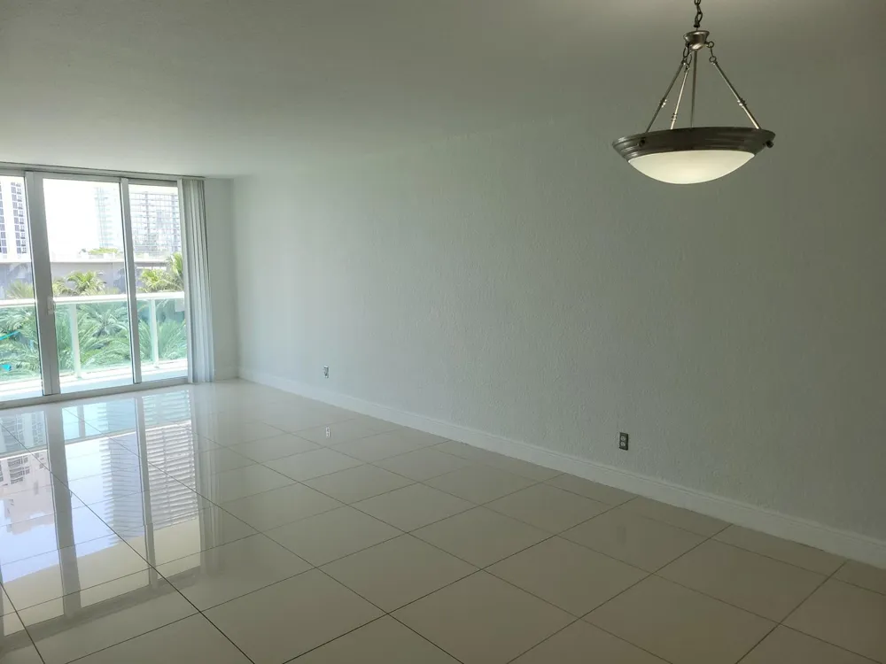 19370 Collins Avenue #623 Sunny Isles Beach, FL 33160