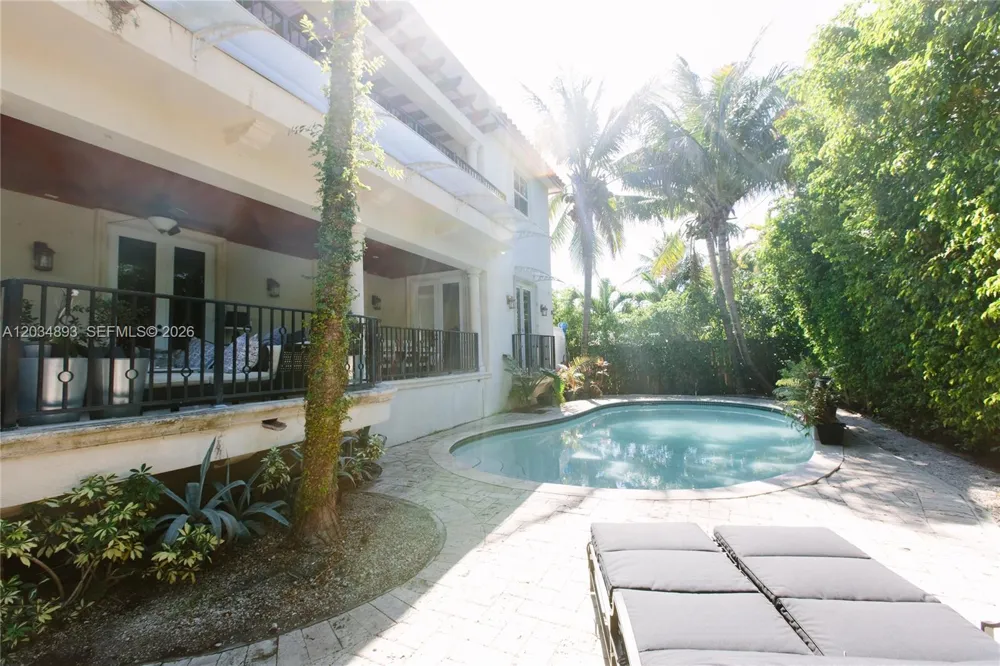 335 W Enid Dr Key Biscayne, FL 33149