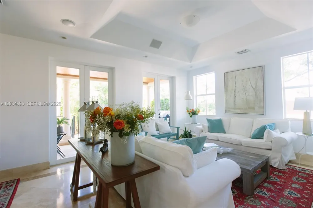 335 W Enid Dr Key Biscayne, FL 33149
