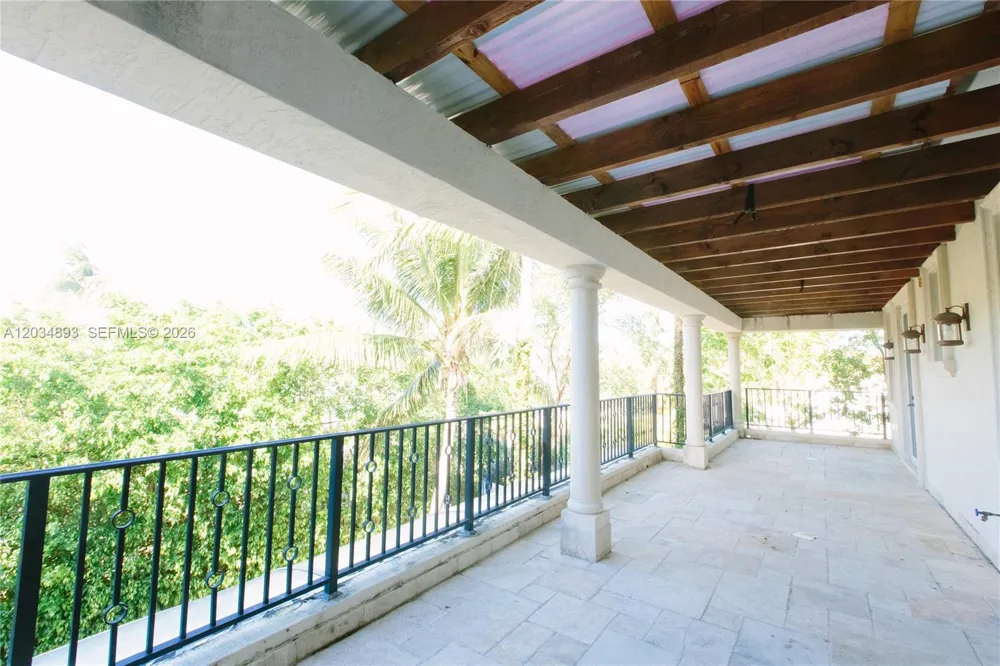 335 W Enid Dr Key Biscayne, FL 33149