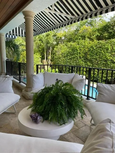 335 W Enid Dr Key Biscayne, FL 33149